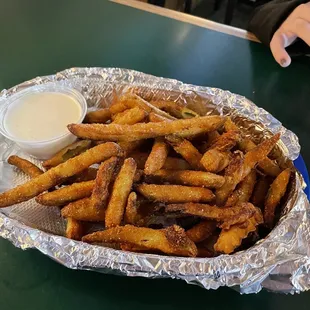Fried pickles and This is how to do them. Perfect!