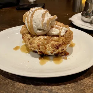 Apple cinnamon cobbler