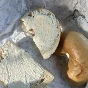 Plain bagel with cream cheese