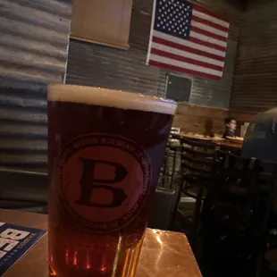 Barrio Rojo, ABV 5.5%, IBU22, SRM 17 Delicious