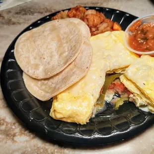 Omeleta Mexicana, potatoes and corn tortillas