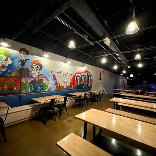 sushi and sashimi, interior