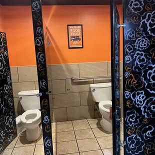 Ladies bathroom- very clean