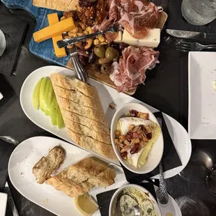 Spinach Artichoke Dip, Baked Brie &amp; Charcuterie Board