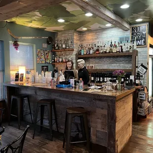 Cute service bar