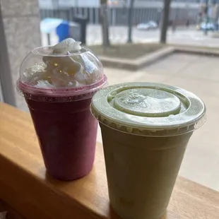 16 oz. Berry Berry Smoothie &amp; 16 oz. Green Monkey Smoothie