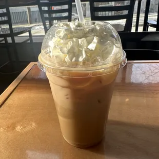 Caramel Roll Latte
 Barriques Forge Espresso, steamed oatmilk, caramel &amp; vanilla.