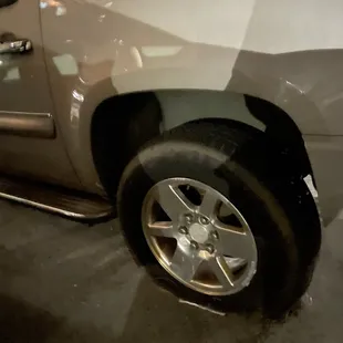 Flat tire on SUV in pkg lot for greater than six month.