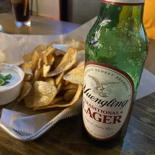 Dyngle chips and a Yueng. Perfect way to start a meal