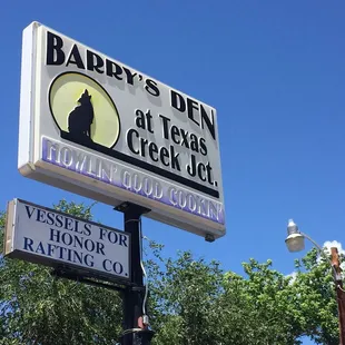 Barry&apos;s Den sign