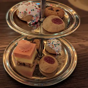 Complementary dessert for the birthday boi