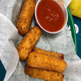 mozzarella sticks w pizza Mozzarella Stix w/ side of sauce