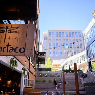 the outside of a restaurant