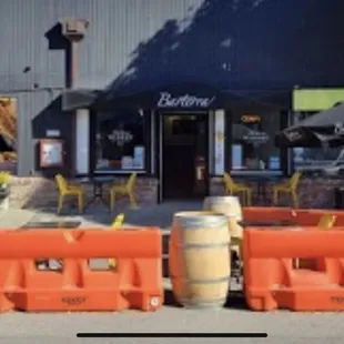 This is the correct and current location on Main Street, Half Moon Bay, Ca. Great for a glass before or after exploring all of main street.