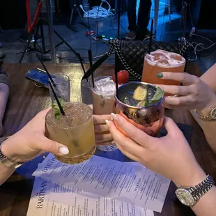 Amazing food and drinks! The bourbon crush and flatbreads are my favorite.