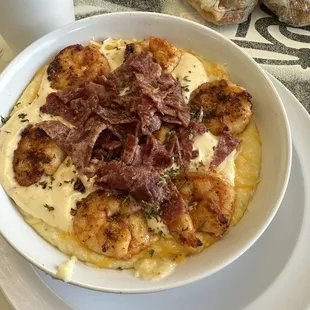 Shrimp and grits with Turkey bacon