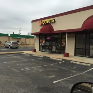 the front of a donut shop