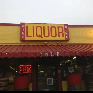 the front of a liquor store