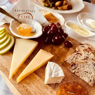 French cheese plate