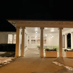 the entrance to the restaurant