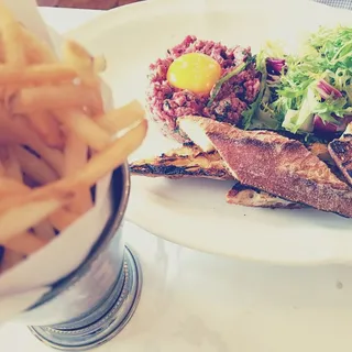 Steak Tartare*