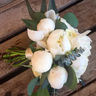 We love those few weeks every year when we get to play with peonies