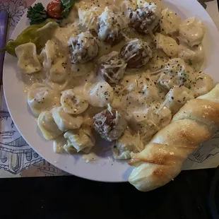 Tortellini with meatballs