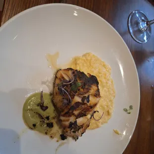Cod special with cheesy cauliflower grits