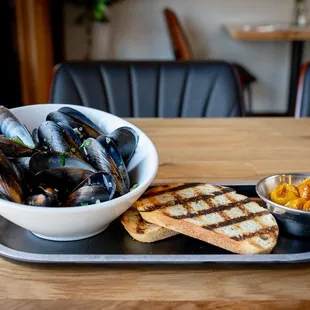 Steamed Mussels
