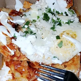 Chilaquiles with 2 fried eggs