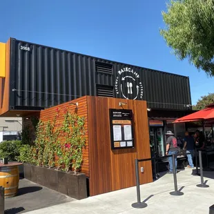 the outside of the restaurant
