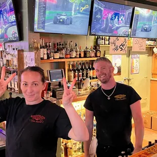 Serving it Up.BARTENDERSCheers