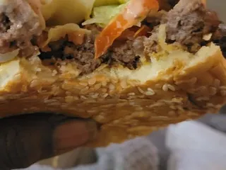 Roy's Squeeze Inn