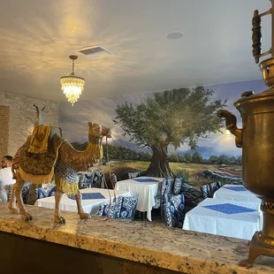 a statue of a camel