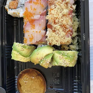 R6. Spicy Tuna Roll