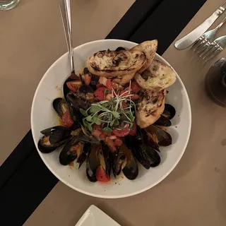 pan roasted PEI mussels