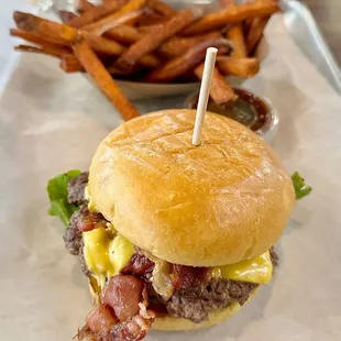 Basic Bacon Cheeseburger