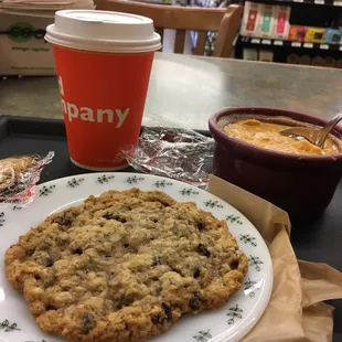 Delicious tomato bisque with an oatmeal raisin cookie and coffee. Good eatin'!