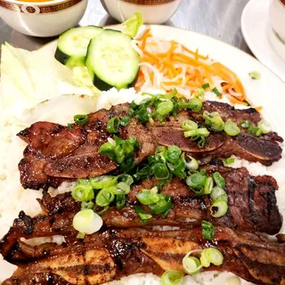29. Grilled Beef Short Ribs on Steamed Rice Plate