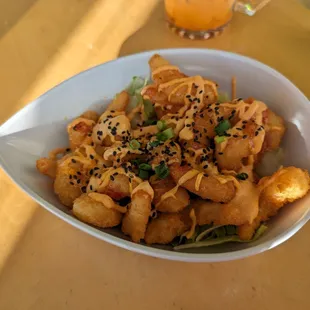 Crunchy shrimp in a spicy sauce.