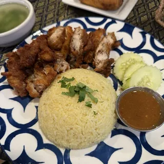 F3. Khao Mun Gai Taut (Crispy Chicken Rice)