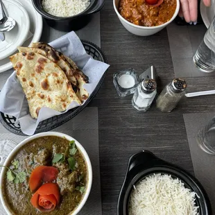 Lunch time Vindaloo lamb and chicken tikka and naan