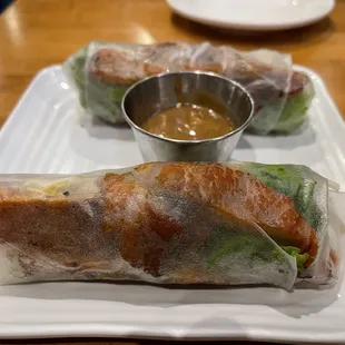 Grilled pork 2 Spring Rolls