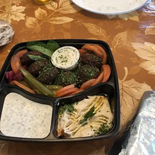 Falafel platter