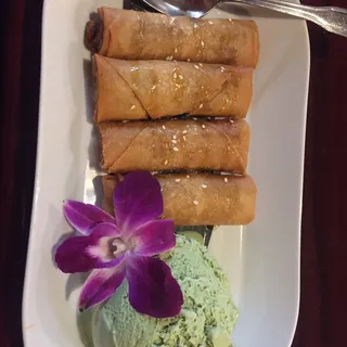 Fried banana with ice cream