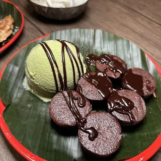Hot Brownie with ice cream