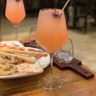 Sangria. Calamari.