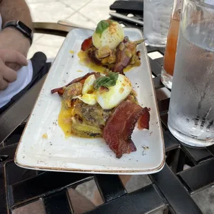 Crab Benedict
