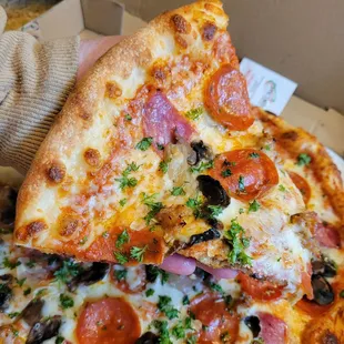 Big Slice of Delizia Pizza....fresh garlic!