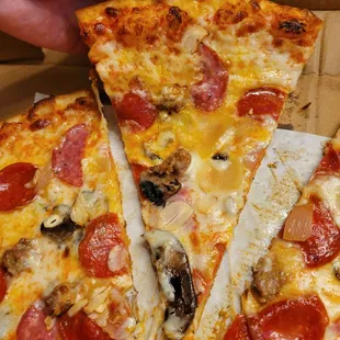 Delizia Pizza,  foldable slice